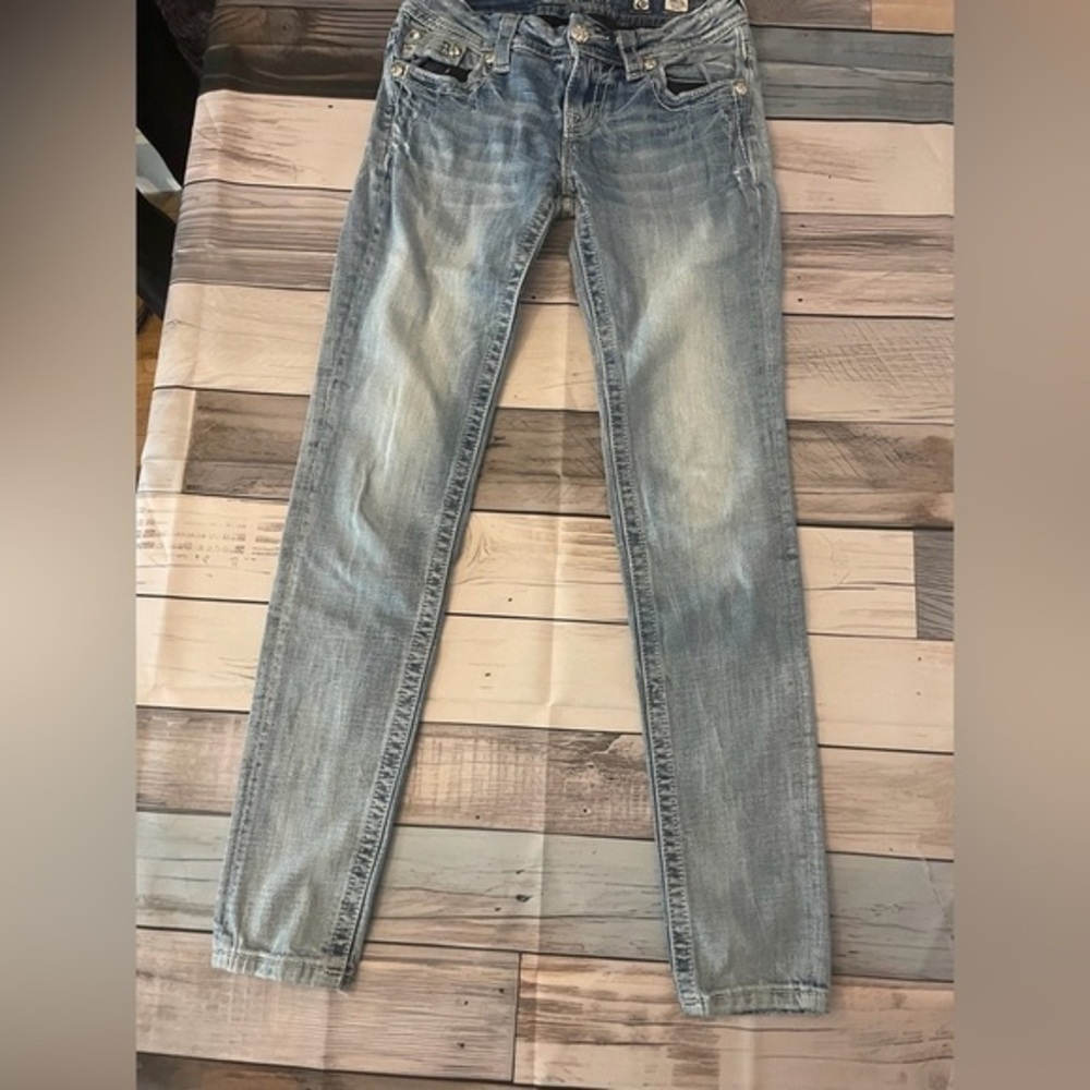🔥Miss Me🔥 Signature Skinny embellished, distressed Jeans Size 26 💙​